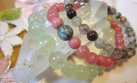 サゲニティッククォーツのブレスレット