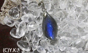 ラブラドライトのペンダント