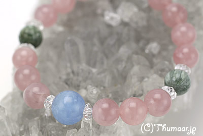 私に必要な言葉たちばかりが並んでいて、涙が溢れてきました