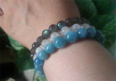 “アクセサリーとしてのセンスと美しさ”に 見とれてしまいました♪