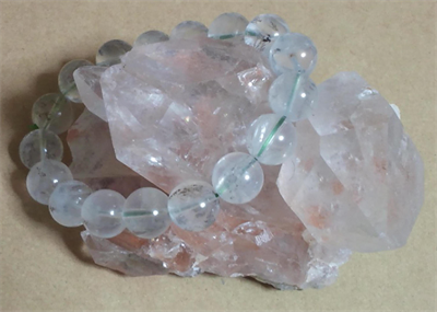 見た時から、何故かとても気になり、つい、注文してしまいました